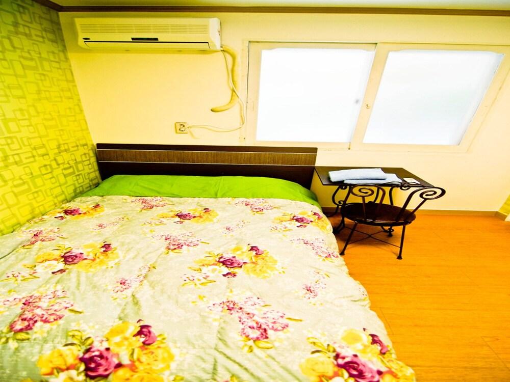 Kimchee Hongdae Guesthouse Séoul Extérieur photo